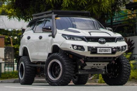 XH Toyota Fortuner 1