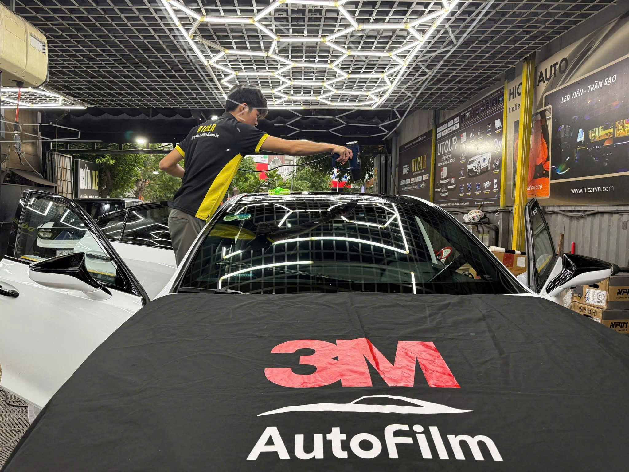 dán phim cách nhiệt 3M tại Hicar Auto